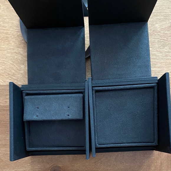 David Yurman Two Black Jewelry Gift Boxes with Bag. 2 Ribbons, 1 Small Cloth Bag - Picture 7 of 10